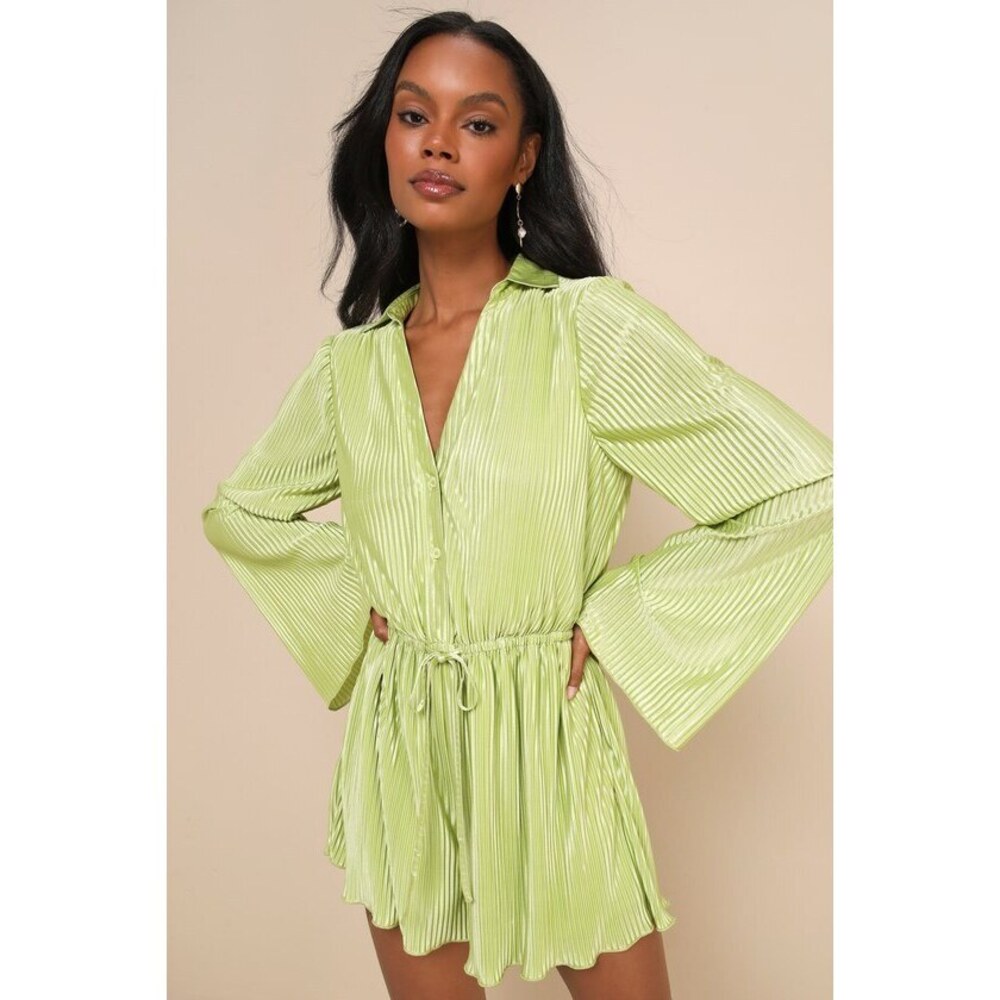 Lulus Chartreuse Satin Plisse Long Sleeve Romper Green NEVER WORN - Picture 1 of 4